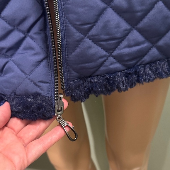 Women’s Navy Quilted Sleeveless Vest size 2XL - Picture 6 of 6